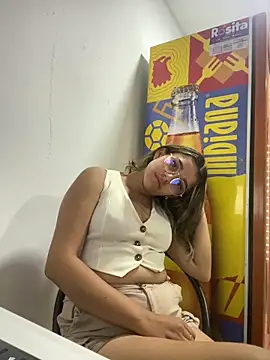 liahot69 online show from 05-08-26, 02:59