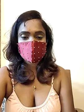 Snapshot of Queen-dhivya chatting on 02-15-26, 01:32 Queen-dhivya online show from 02-15-26, 01:32