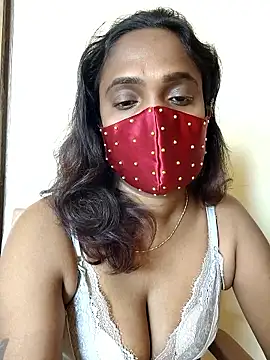 Queen-dhivya online show from 01-08-26, 03:56