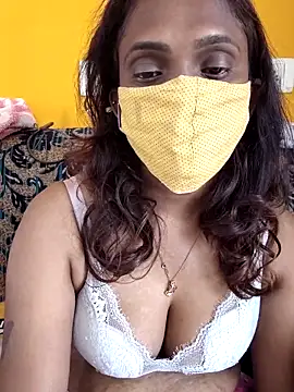 Queen-dhivya online show from 04-18-26, 05:21