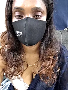 Queen-dhivya online show from 12-18-25, 12:27