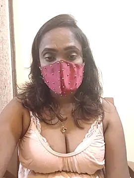 Snapshot of Queen-dhivya chatting on 02-19-26, 01:19 Queen-dhivya online show from 02-19-26, 01:19