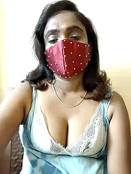 Snapshot of Queen-dhivya chatting on 01-18-26, 02:31 Queen-dhivya online show from 01-18-26, 02:31