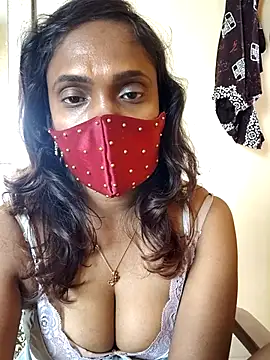 Snapshot of Queen-dhivya chatting on 03-01-26, 06:35 Queen-dhivya online show from 03-01-26, 06:35