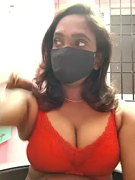 Snapshot of Queen-dhivya chatting on 01-17-26, 05:49 Queen-dhivya online show from 01-17-26, 05:49