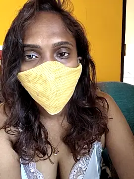 Queen-dhivya online show from 04-20-26, 03:42