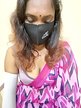 Queen-dhivya online show from 11-18-25, 11:48