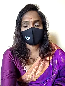 Snapshot of Queen-dhivya chatting on 02-25-26, 05:40 Queen-dhivya online show from 02-25-26, 05:40