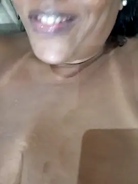 Maliaebonyfetish online show from 04-10-26, 08:27