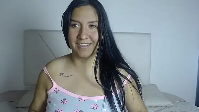 Snapshot of Maddifox_ chatting on 11-12-25, 09:40 Maddifox online show from 11-12-25, 09:40