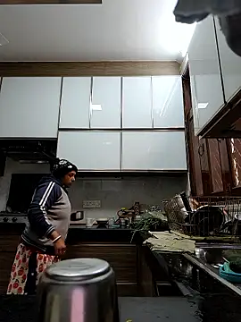 Hot-Sana2 online show from 01-08-26, 06:30