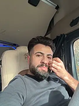 Snapshot of JanSy0 chatting on 10-31-25, 11:51 JanSy0 online show from 10-31-25, 11:51