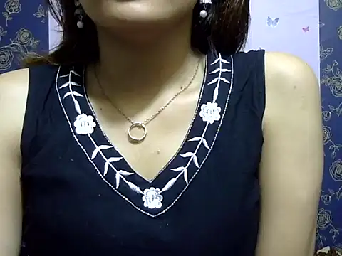 maira 33 online show from 02-25-26, 01:17