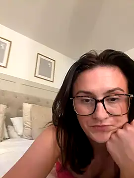 Snapshot of EmLovesxx chatting on 11-04-25, 05:50 EmLovesxx online show from 11-04-25, 05:50