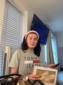 Snapshot of EmLovesxx chatting on 11-08-25, 02:42 EmLovesxx online show from 11-08-25, 02:42