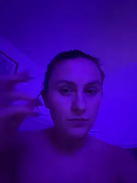 Snapshot of EmLovesxx chatting on 11-11-25, 11:53 EmLovesxx online show from 11-11-25, 11:53