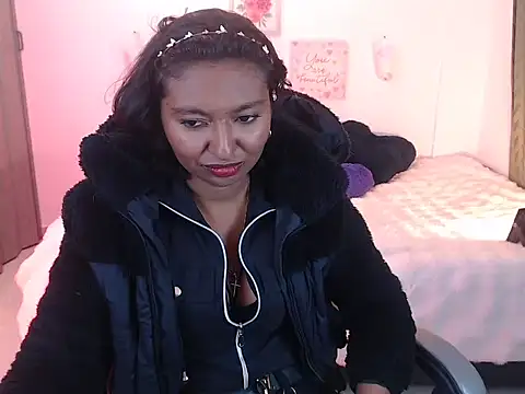 Snapshot of Samanta_777 chatting on 04-15-26, 04:40 Samanta 777 online show from 04-15-26, 04:40