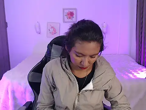 Snapshot of Samanta_777 chatting on 04-10-26, 07:37 Samanta 777 online show from 04-10-26, 07:37