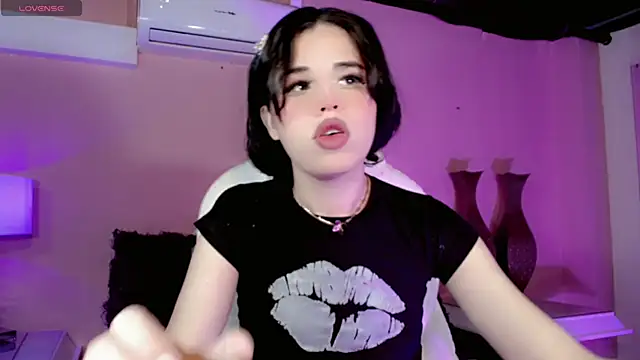 ClaudiaSophia online show from 11-18-25, 11:35