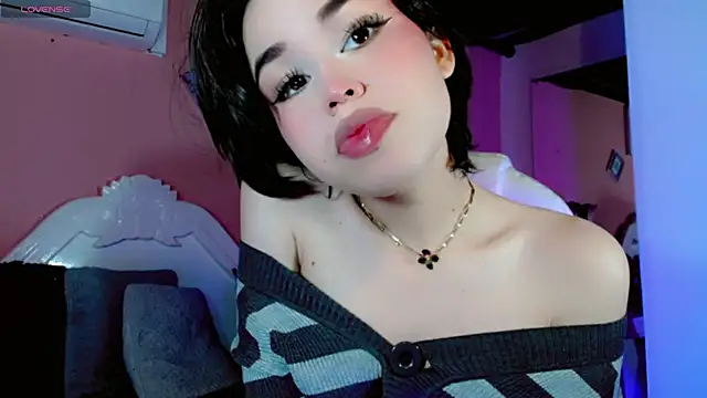 ClaudiaSophia online show from 11-10-25, 11:37