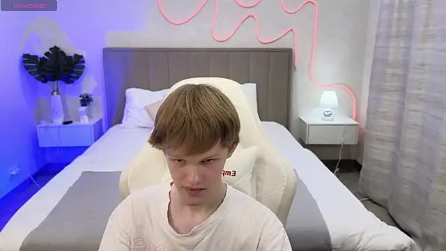 Fakeangel87 online show from 11-02-25, 10:42