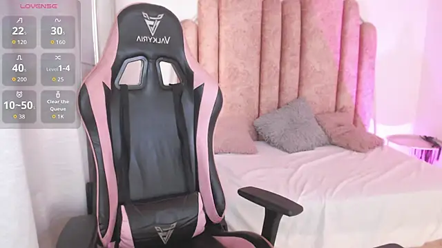 Snapshot of Emily_Rosee18 chatting on 11-13-25, 07:29 Emily Rosee18 online show from 11-13-25, 07:29