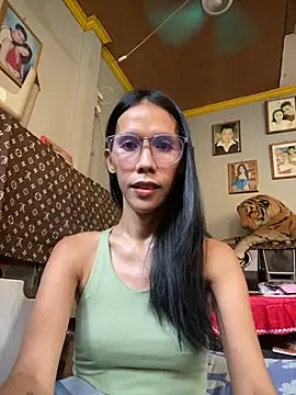 bellaUtops online show from 11-28-25, 07:52