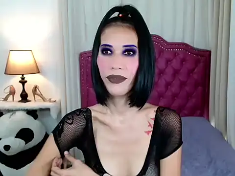 bellaUtops online show from 11-25-25, 04:35