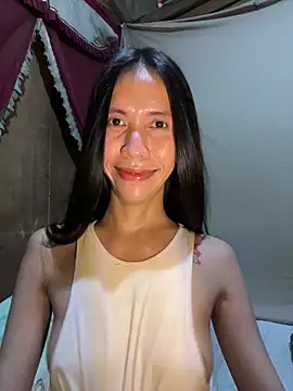 Snapshot of bellaUtops chatting on 06-14-26, 05:30 bellaUtops online show from 06-14-26, 05:30