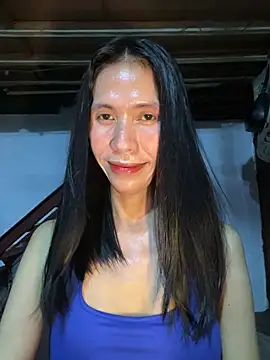 Snapshot of bellaUtops chatting on 05-27-26, 02:35 bellaUtops online show from 05-27-26, 02:35