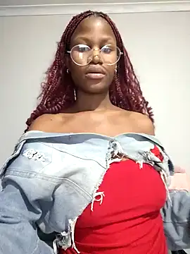 Snapshot of XBarbieDoll8 chatting on 10-31-25, 05:53 XBarbieDoll8 online show from 10-31-25, 05:53