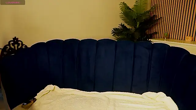 Snapshot of aaylinn_x chatting on 11-01-25, 01:27 aaylinn x online show from 11-01-25, 01:27