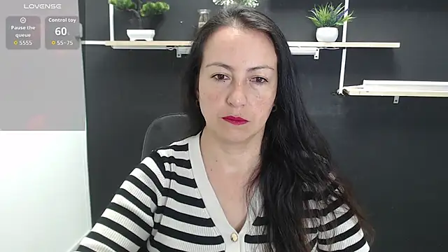 Snapshot of Lauryn_Jones chatting on 06-11-26, 06:38 Lauryn Jones online show from 06-11-26, 06:38