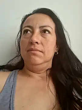 Snapshot of Lauryn_Jones chatting on 05-30-26, 03:50 Lauryn Jones online show from 05-30-26, 03:50
