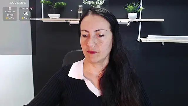 Snapshot of Lauryn_Jones chatting on 05-14-26, 05:32 Lauryn Jones online show from 05-14-26, 05:32