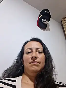 Snapshot of Lauryn_Jones chatting on 05-31-26, 03:56 Lauryn Jones online show from 05-31-26, 03:56