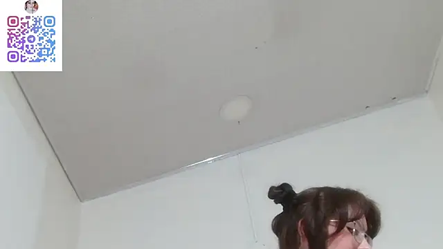 Victoria Founta1n online show from 11-22-25, 09:57