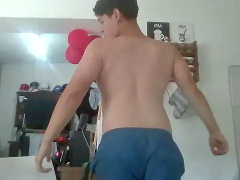 Myboy0020 online show from 04-08-26, 03:24