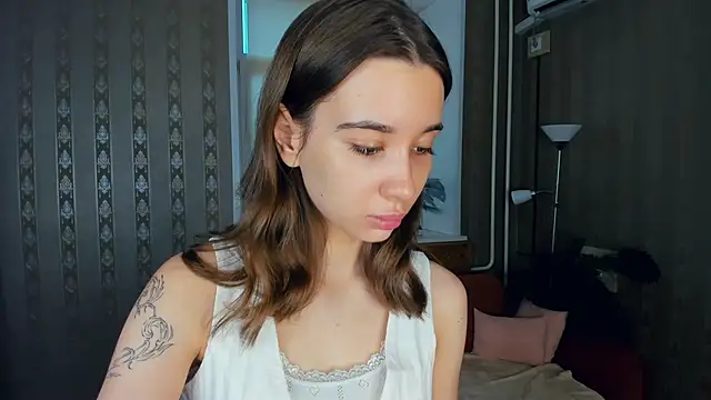 JacalynSchreiber online show from 11-18-25, 09:01