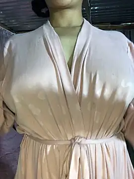 Snapshot of mcdeeXo chatting on 11-06-25, 08:18 mcdeeXo online show from 11-06-25, 08:18