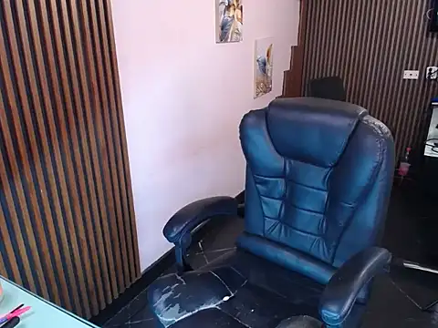 desk desire online show from 11-29-25, 11:10