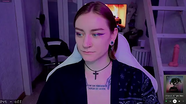 RetroMarie online show from 11-13-25, 02:48