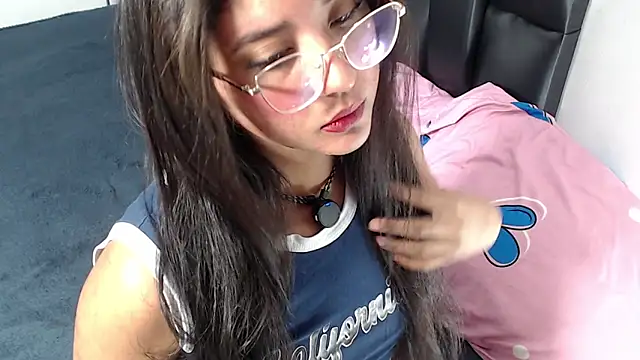 UGLYGIIRL  online show from 04-03-26, 04:19