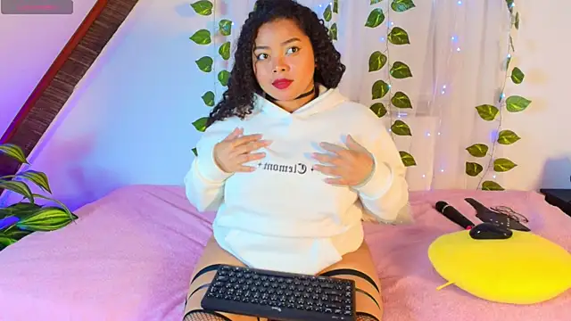 alanaa gomezz online show from 06-18-26, 06:57