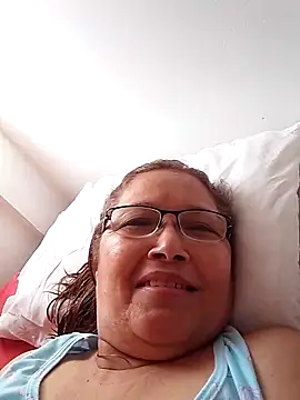 Snapshot of Cessi50 chatting on 06-01-26, 12:16 Cessi50 online show from 06-01-26, 12:16