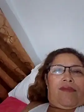 Snapshot of Cessi50 chatting on 05-16-26, 02:21 Cessi50 online show from 05-16-26, 02:21