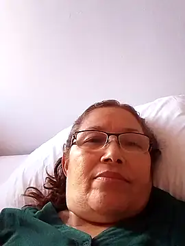 Snapshot of Cessi50 chatting on 05-31-26, 08:31 Cessi50 online show from 05-31-26, 08:31