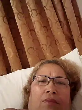 Snapshot of Cessi50 chatting on 11-15-25, 03:54 Cessi50 online show from 11-15-25, 03:54