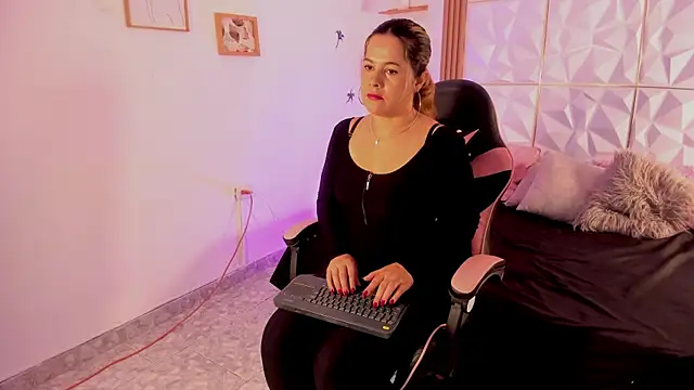 Dulce Ferrer18 online show from 03-30-26, 03:35