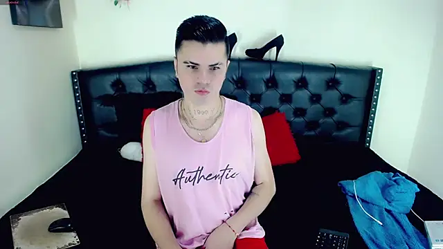 Snapshot of Sebastian_Loaiza chatting on 11-01-25, 11:48 Sebastian Loaiza online show from 11-01-25, 11:48